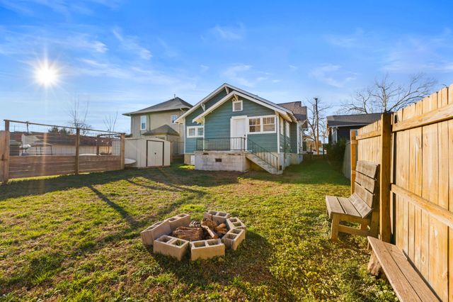 904 S Highland Park Avenue, Chattanooga, TN 37404