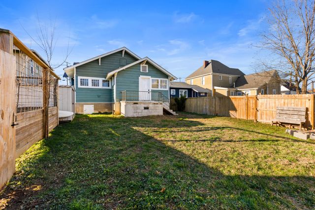 904 S Highland Park Avenue, Chattanooga, TN 37404