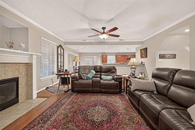 314 Willowood Drive, League City, TX 77573