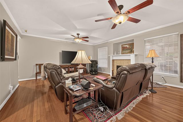 314 Willowood Drive, League City, TX 77573