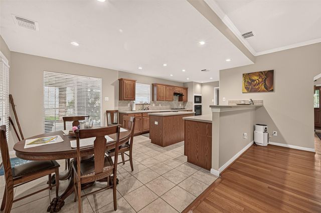 314 Willowood Drive, League City, TX 77573