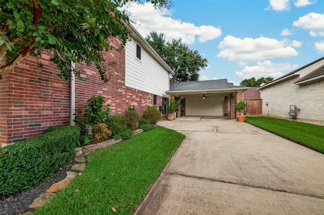 314 Willowood Drive, League City, TX 77573