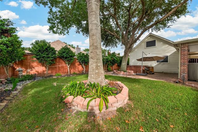314 Willowood Drive, League City, TX 77573