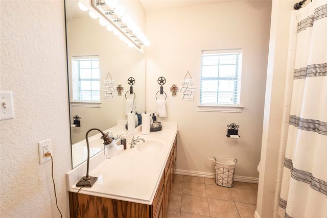 2168 Fruitland Road, Sunset, TX 76270