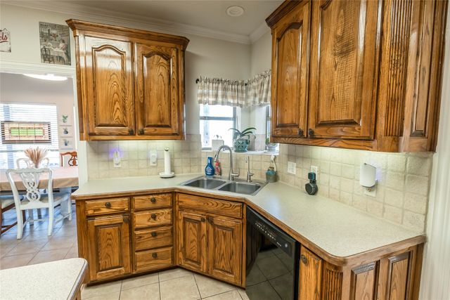 2168 Fruitland Road, Sunset, TX 76270