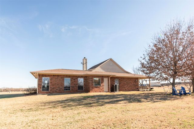 2168 Fruitland Road, Sunset, TX 76270