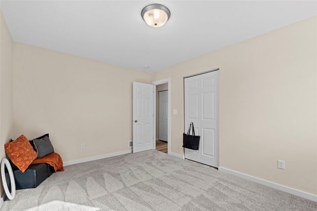 3630 Oakland Road NE, Cedar Rapids, IA 52402