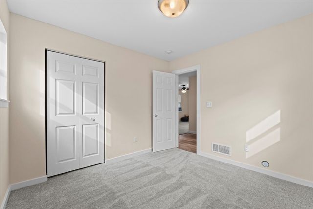 3630 Oakland Road NE, Cedar Rapids, IA 52402