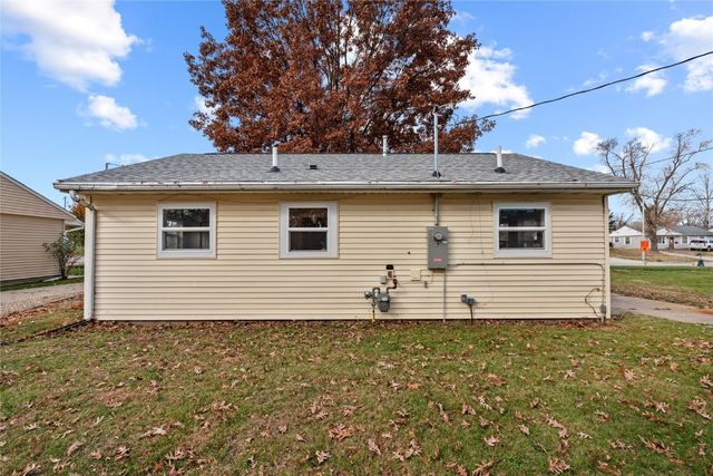 3630 Oakland Road NE, Cedar Rapids, IA 52402