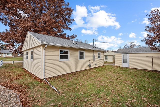 3630 Oakland Road NE, Cedar Rapids, IA 52402