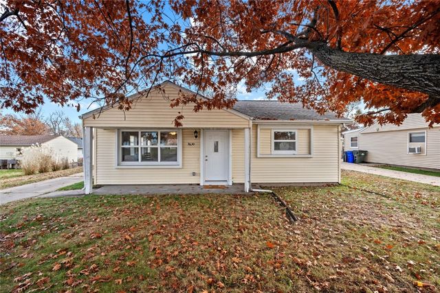 3630 Oakland Road NE, Cedar Rapids, IA 52402