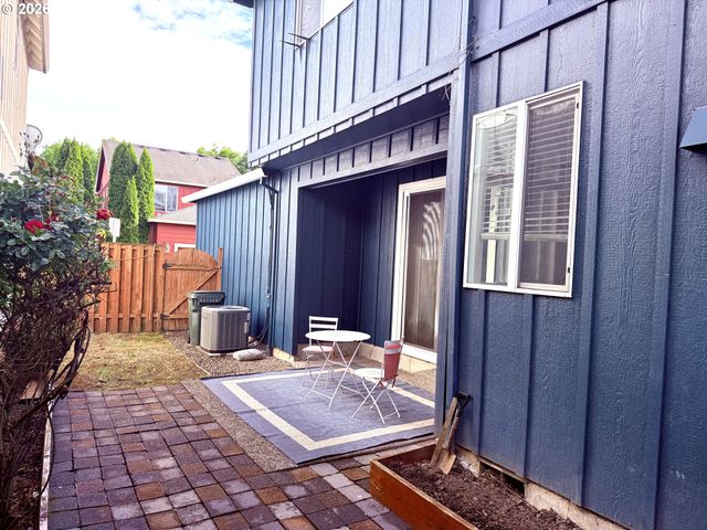 4674 Se TEAKWOOD St, Hillsboro, OR 97123