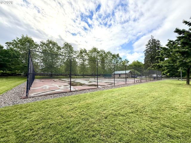4674 Se TEAKWOOD St, Hillsboro, OR 97123