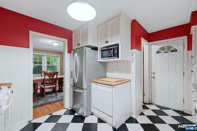 125 Midwood Road, Glen Rock, NJ 07452