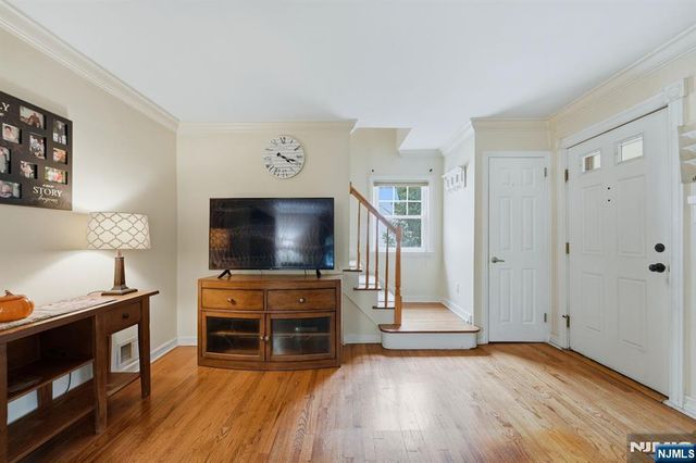 125 Midwood Road, Glen Rock, NJ 07452