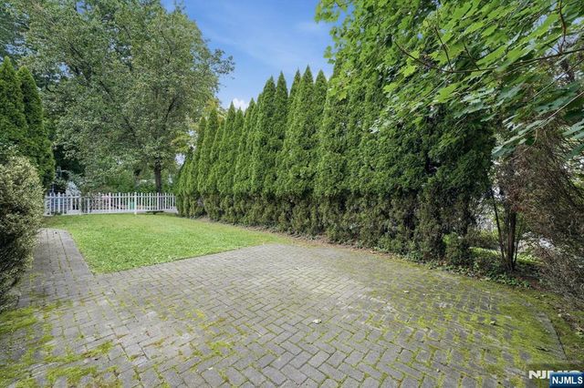 125 Midwood Road, Glen Rock, NJ 07452