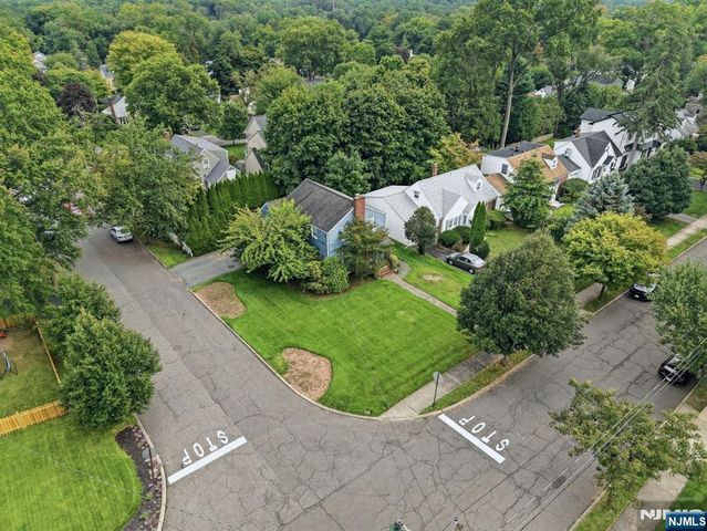 125 Midwood Road, Glen Rock, NJ 07452