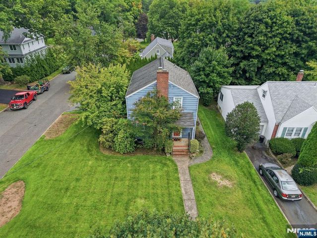 125 Midwood Road, Glen Rock, NJ 07452