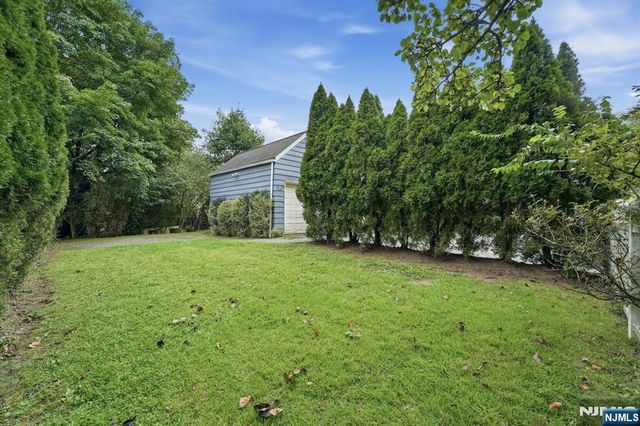 125 Midwood Road, Glen Rock, NJ 07452