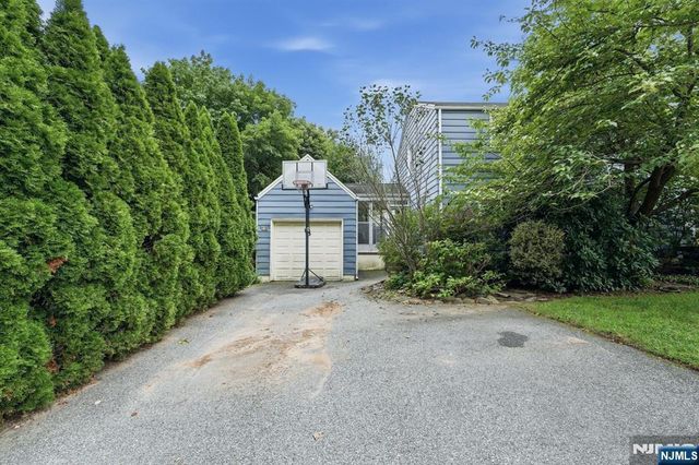 125 Midwood Road, Glen Rock, NJ 07452