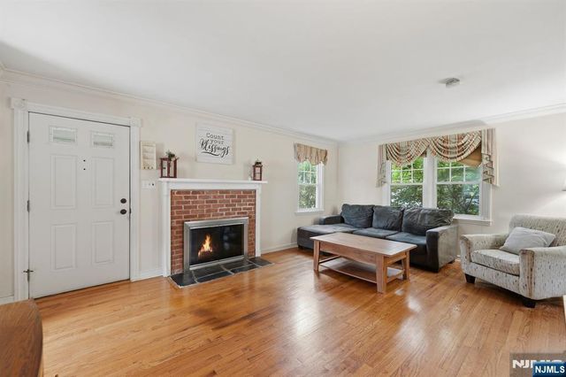 125 Midwood Road, Glen Rock, NJ 07452