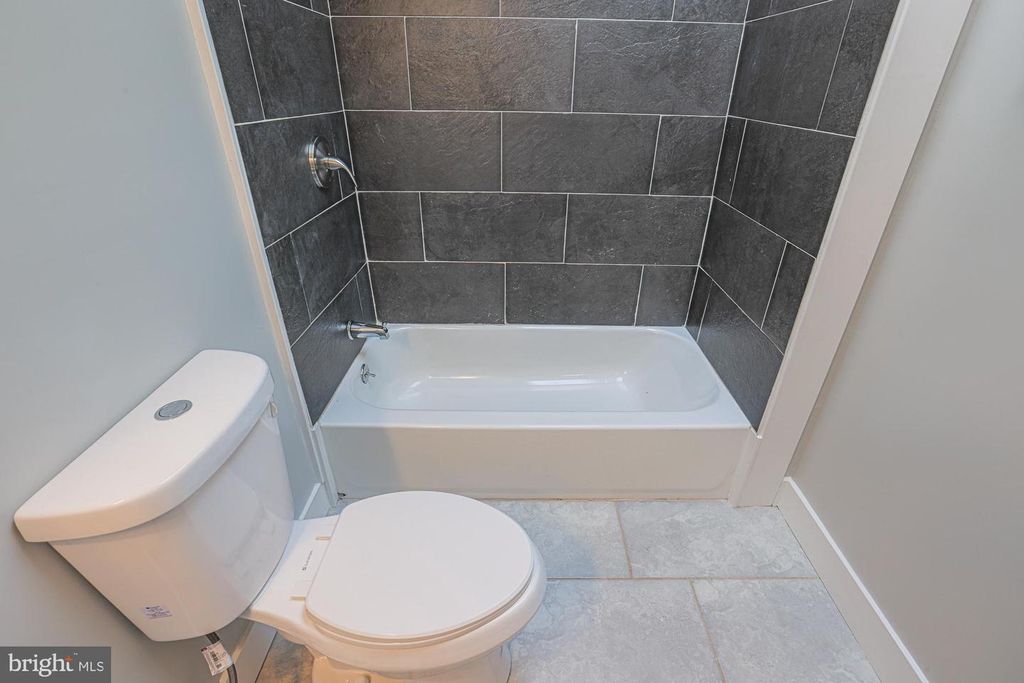 Image 17 of property listing at 3619 OAKMONT AVE, Baltimore, MD 21215