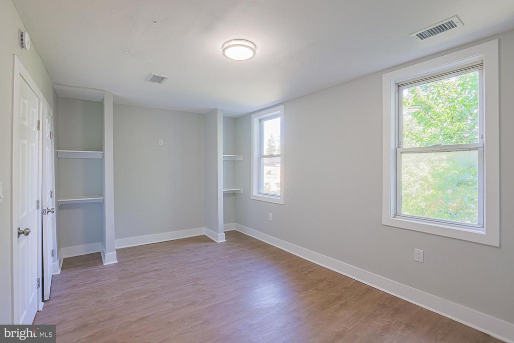 Image 19 of property listing at 3619 OAKMONT AVE, Baltimore, MD 21215