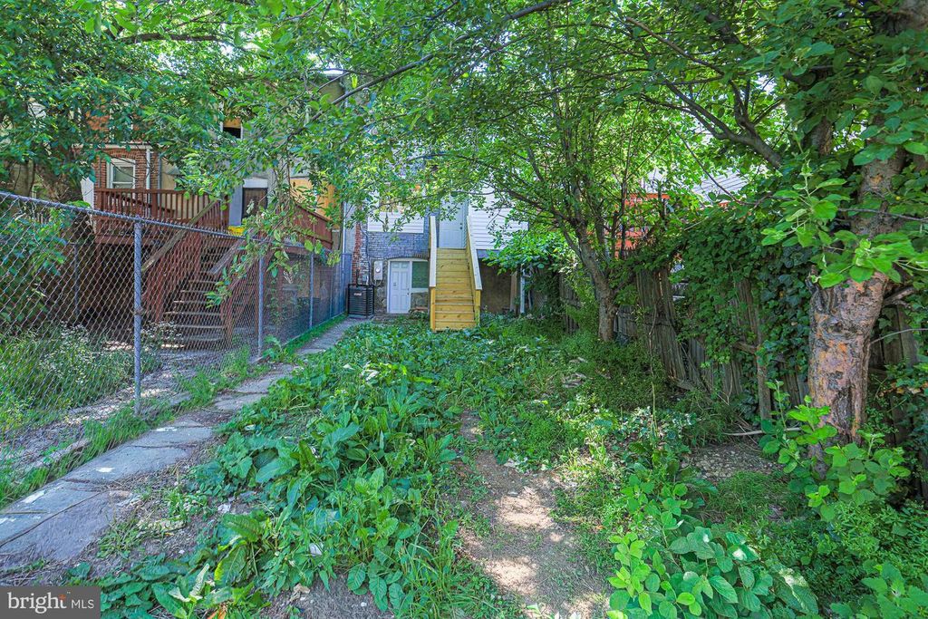 Image 22 of property listing at 3619 OAKMONT AVE, Baltimore, MD 21215