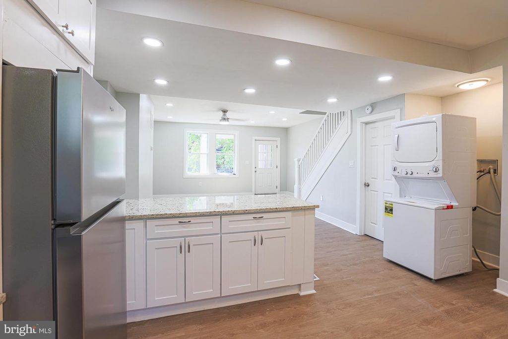 Image 7 of property listing at 3619 OAKMONT AVE, Baltimore, MD 21215