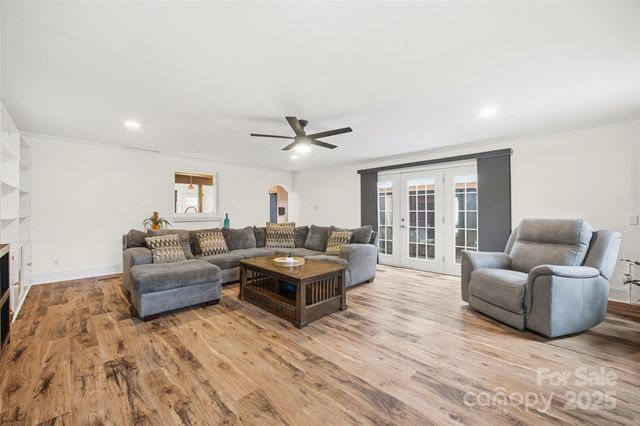 850 Burnley Road, Charlotte, NC 28210