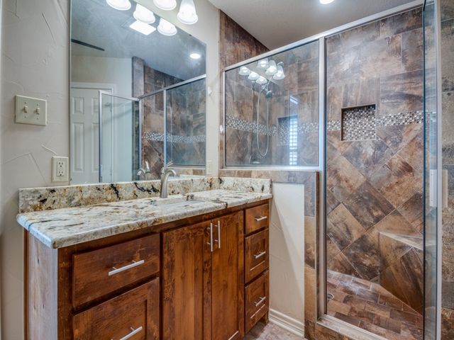 714 Mohawk Drive, Tioga, TX 76271