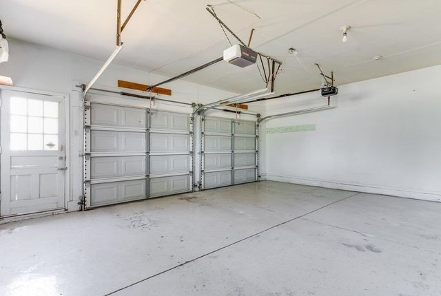 1030 N Vincent Ln, Wichita, KS 67206