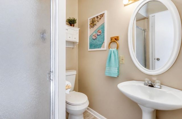 1030 N Vincent Ln, Wichita, KS 67206