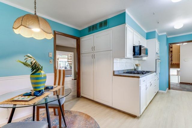 1030 N Vincent Ln, Wichita, KS 67206