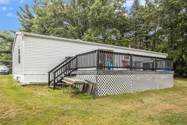 60651 Bert Road, Colon, MI 49040