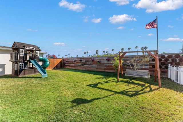 509 Sunset Drive, Oceanside, CA 92058