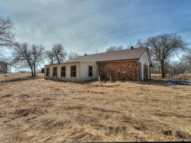 331210 E 1000 Road, Wellston, OK 74881