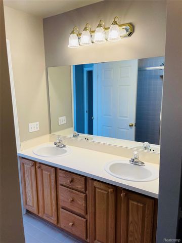 1586 Heron Circle, Canton Charter Township, MI 48187