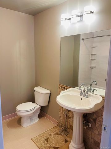 1586 Heron Circle, Canton Charter Township, MI 48187