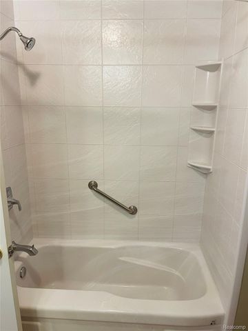 1586 Heron Circle, Canton Charter Township, MI 48187