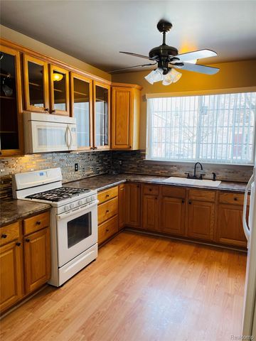 1586 Heron Circle, Canton Charter Township, MI 48187