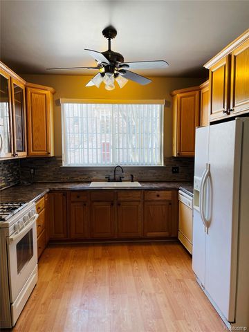 1586 Heron Circle, Canton Charter Township, MI 48187