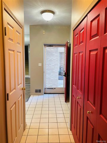 1586 Heron Circle, Canton Charter Township, MI 48187