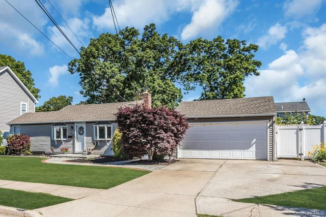 173 N Kings Avenue, Massapequa, NY 11758