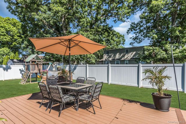 173 N Kings Avenue, Massapequa, NY 11758