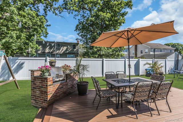 173 N Kings Avenue, Massapequa, NY 11758