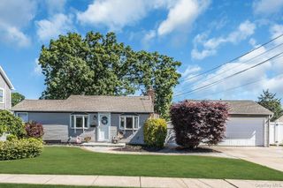 173 N Kings Avenue, Massapequa, NY 11758