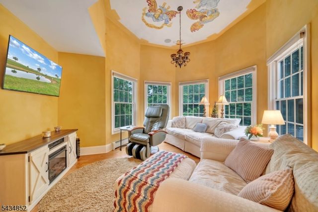 6 Princess Ct, Jefferson Twp., NJ 07438