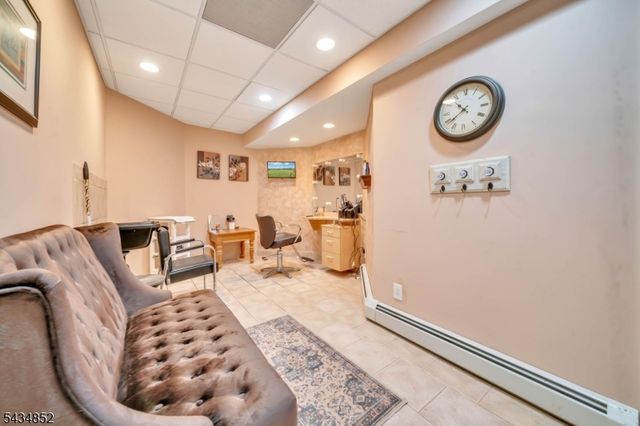 6 Princess Ct, Jefferson Twp., NJ 07438