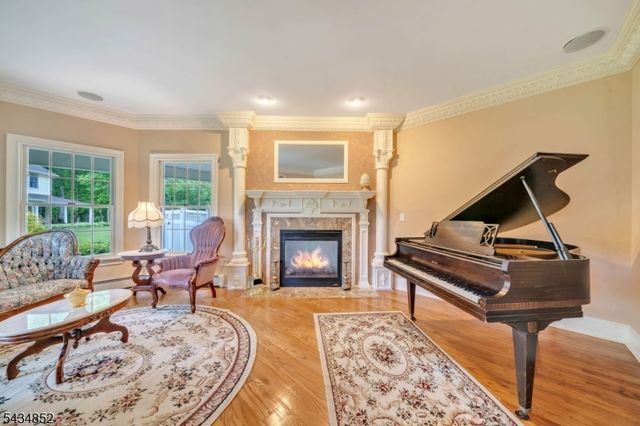 6 Princess Ct, Jefferson Twp., NJ 07438